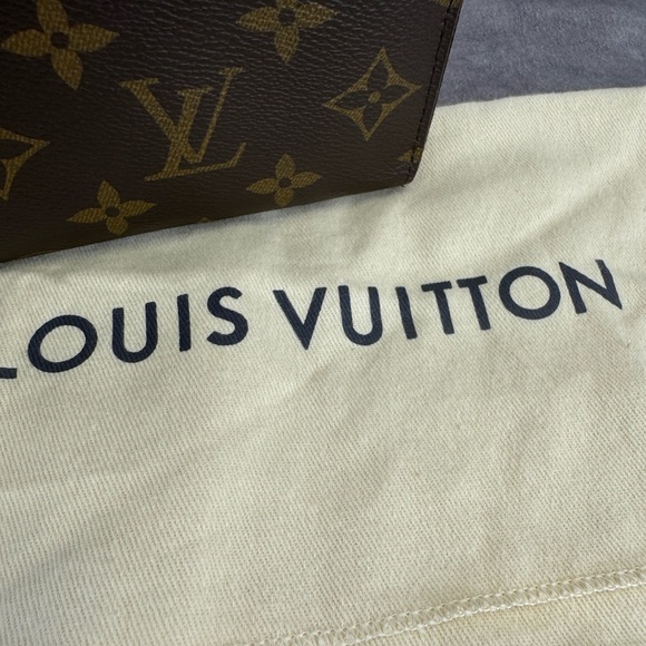 Louis Vuitton Monogram Clemence Zip Wallet - Picture 13 of 13